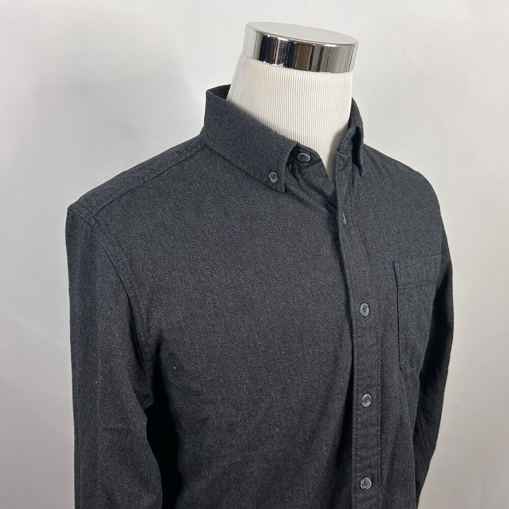 Eddie Bauer Medium Classic Fit Flannel Shirt Gray Herringbone 100% Cotton